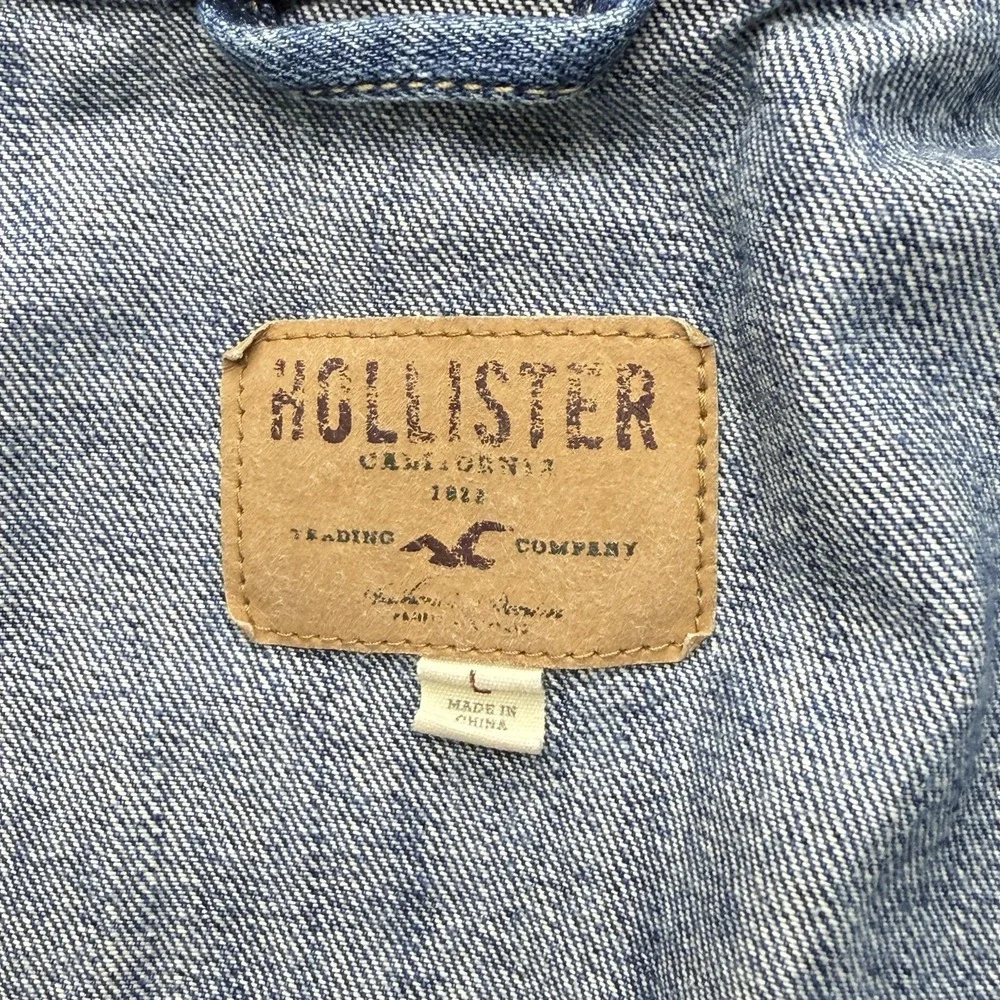 Hollister Vest Womens L Blue Denim Collared Pockets Unlined Distressed‎ Logo